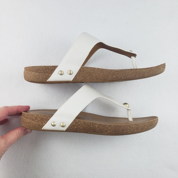 FitFlop IQUSHION Leather Toe-Post Sandals Women's Size 7 - Picture 4 of 11